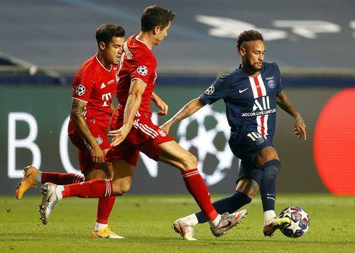 球迷的全球狂欢夜：欧冠赛场的美丽风景线