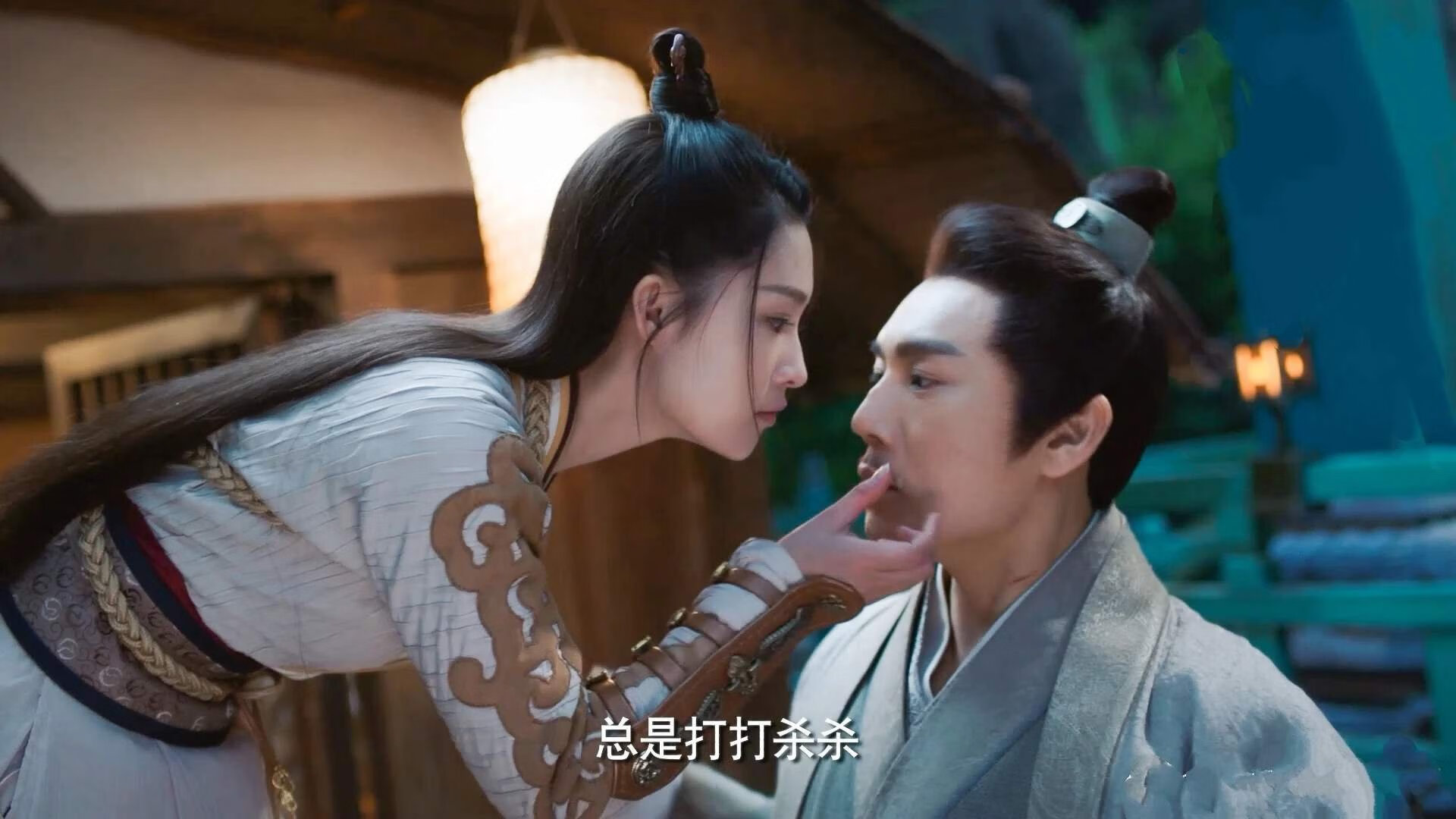 足球产业缺乏商业+公益协同推广模式，足球公益事业