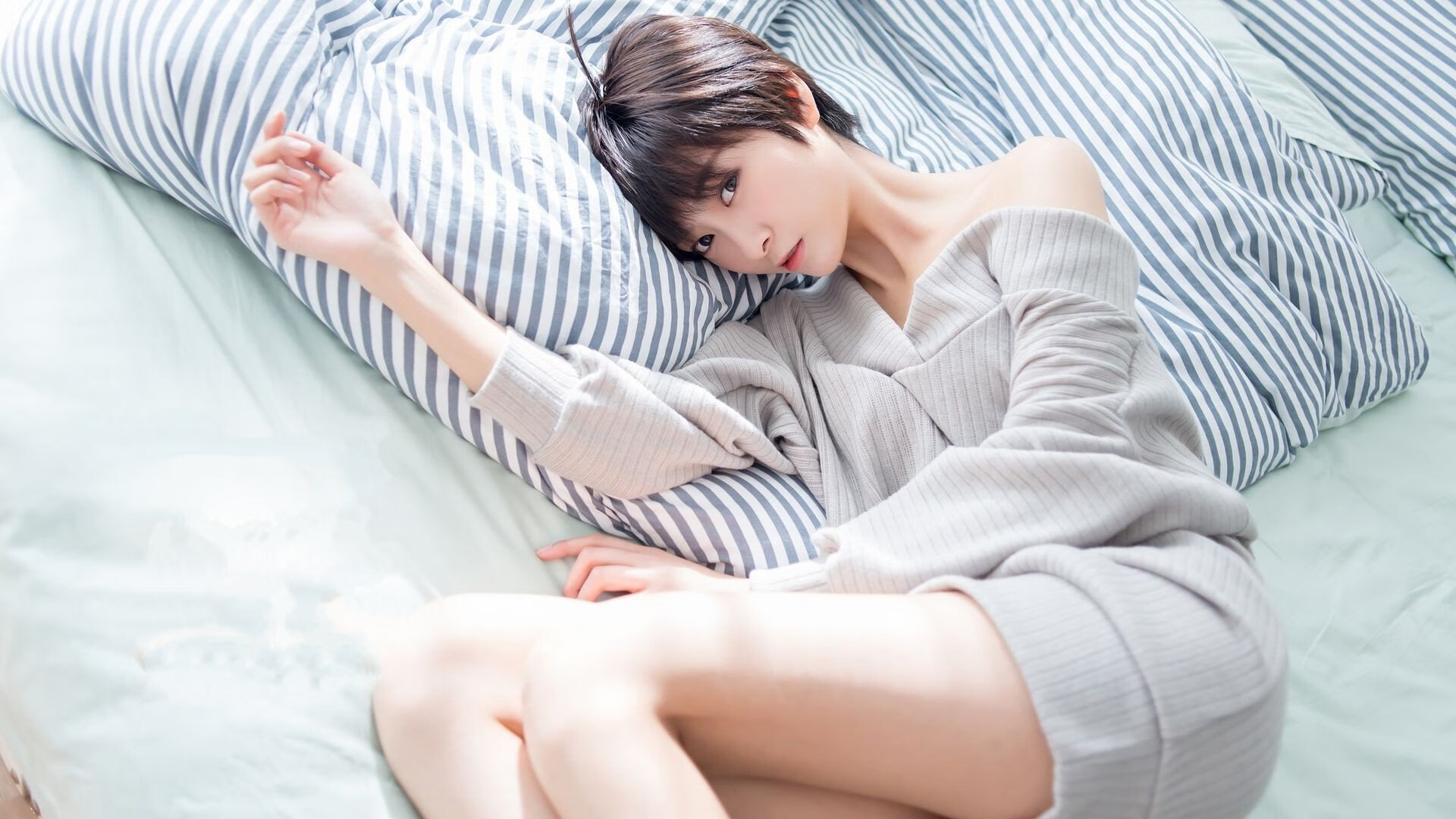 谷爱凌训练中展现高难动作，谷爱凌夺得佳绩